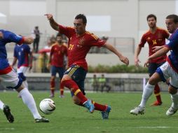 España marcó su primer gol al minuto 42 por intermedio del centrocampista Santiago Cazorla. EFE  /