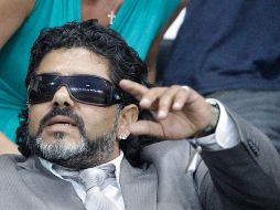 Maradona es considerado uno de los mejores jugadores de la historia y ha librado serios problemas de salud. AP  /