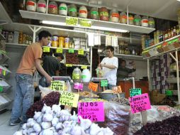 El comercio forma, también resultó beneficiado con la generación de mil 146 nuevas fuentes de trabajo. ARCHIVO  /