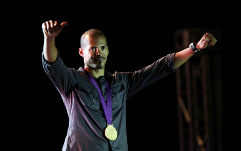 Félix Sánchez, oro en los 400 metros de Londres 2012, se verá las caras de nuevo con Michael Tinsley. ARCHIVO  /