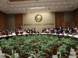 El PRD será multado con 563 mil 89 pesos; el PT con 493 mil 154 pesos y MC con 434 mil 66 pesos. ARCHIVO  /