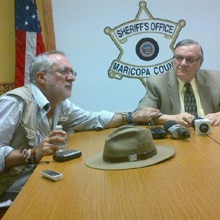 Sicilia se reúne con alguacil Arpaio