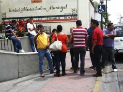 El día de ayer, al menos 500 empleados de diferentes áreas del Ayuntamiento se manifestaron frente al Palacio Municipal.  /