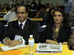René Bejarano y Dolores Padierna en el Segundo Pleno Extraordinario del Partido de la Revolución Democrática. NTX  /