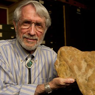 Descubren huella que podría ser de un dinosaurio en complejo de la NASA