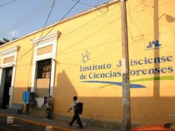 El hombre asesinado en la colonia San Martín fue llevado a las instalaciones del Semefo en espera de ser reclamado por familiares. ARCH  /