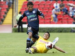 Los Gallos Blancos del Querétaro se vieron mal en el duelo ente el América. NTX  /