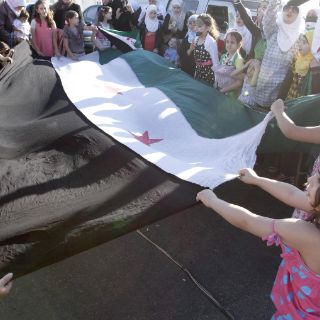 Entregan protesta a embajador sirio por bombardeos en Jordania