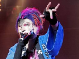 Un ''kireo'': el cantante japonés Miyavi actuando durante el Festival de Incheon, Corea del Sur. EFE  /