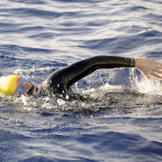 Nyad supera obstáculos en viaje de Cuba a EU