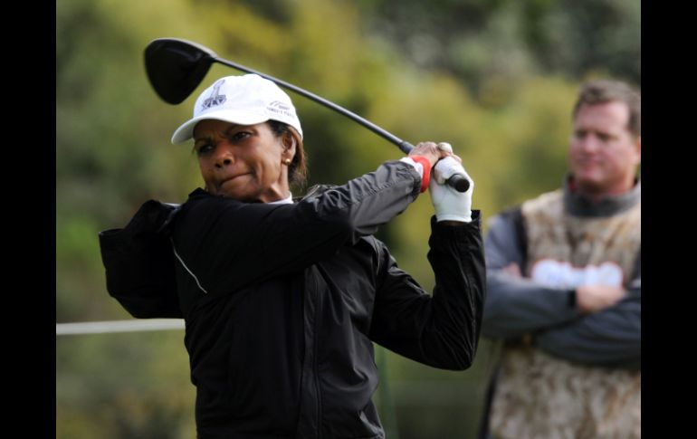 Condoleezza Rice es una de las primeras mujeres que forman parte del club de golf otrora ''exclusivo'' para hombres. AFP  /