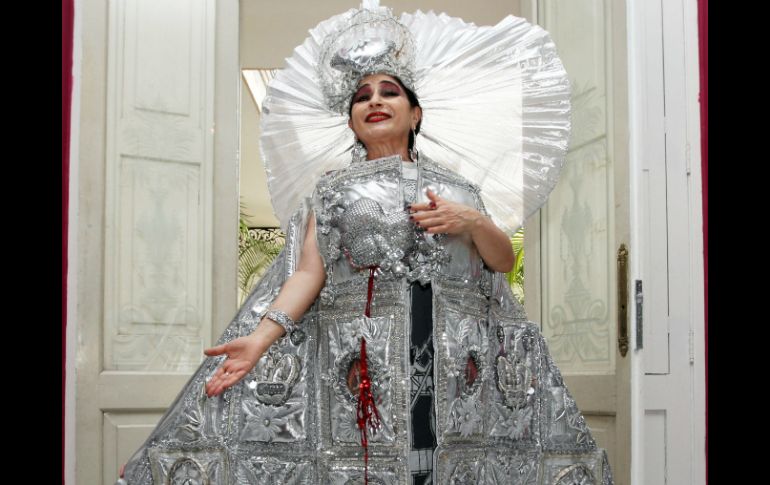 La exposición de 20 originales vestidos que la actriz ha diseñado y usado fue de las más vistas en el Museo del Chopo. ARCHIVO  /
