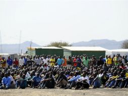 Los mineros huelguistas piden continuar la protesta hasta lograr sus demanda de mejora salarial. AFP  /