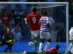 El español Miguel Pérez Cuesta 'Michu' (c) sorprendió con una gran actuación y fue elogiado por los medios británicos. ARCHIVO  /