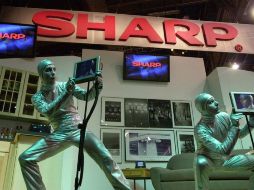 El fabricante japonés de televisores Sharp considera vender dos de sus fábricas, una en México, debido a problemas económicos. ARCHIVO  /