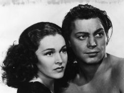 El primer Tarzán salido de la natación: Johnny Weissmüller, aquí con Maureen O'Sullivan. ARCHIVO  /
