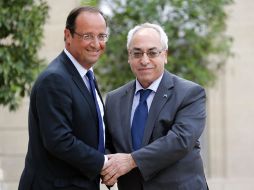 El presidente de Francia, Fraçois Hollande (d), y Abdel Basset Sayda (i). AFP  /