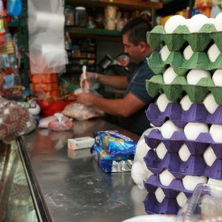 Grupo Proan pide a Bruno Ferrari hablar sobre el precio del huevo