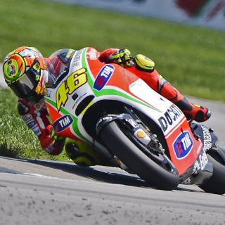 Rossi regresa a Yamaha