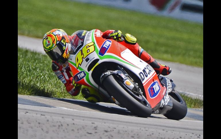 Valentino Rossi sólo estará un año corriendo en Ducati, regres aa Yamaha en el 2013. EFE  /