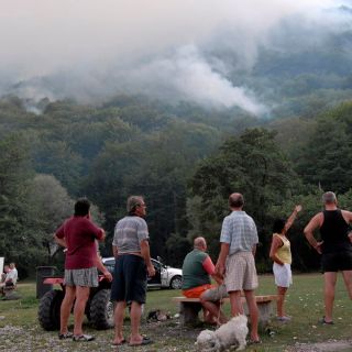 Numerosos incendios arrasan Bosnia