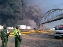 El Gobierno venezolano informó que ya son 24 los fallecidos en la explosión de la refinería. AP  /