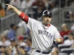 Adrián González jugaría este imsmo sábado con la franela de los Dodgers. AP  /