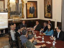Reunión con el gabinete de seguridad del Estado en Palacio de Gobierno.  /
