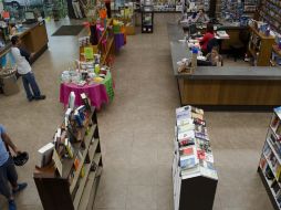 DEMETRIA. Enmarcada en un edificio que sin duda roba la atención de los transeúntes, la librería tiene como temática el arte.ESPECIAL  /