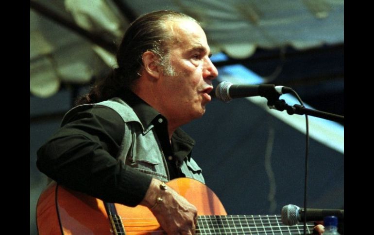 Oscar Chávez, 15 años en el Auditorio, 40 años de haber filmado ''Los Caifanes'' y siempre fresco. ARCHIVO  /