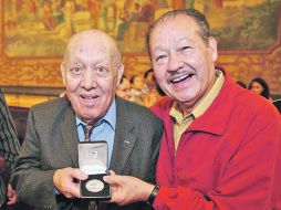 Blas Martínez Panduro (foto), perteneció al Mariachi Vargas y desde edad temprana aprendió a fabricar instrumentos musicales.  /