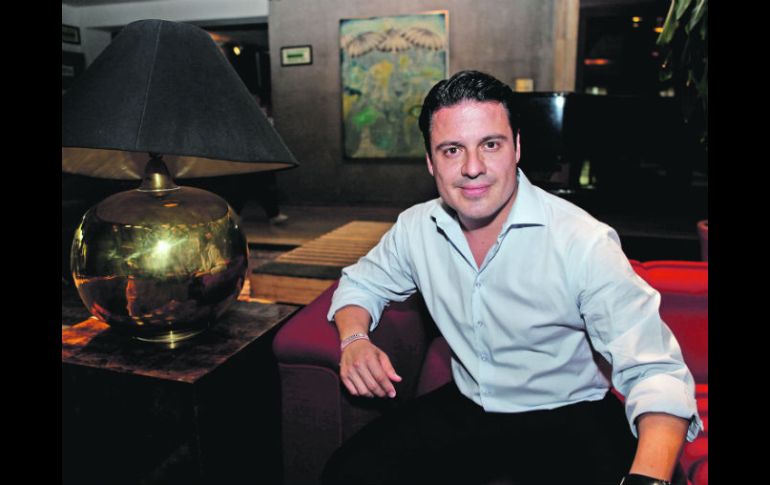 En la opinión del futuro gobernador, está probado que el tren eléctrico ''es el sistema que merece nuestra ciudad''.  /