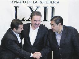 Acuerdo. Los coordinadores Ernesto Cordero, Emilio Gamboa y Miguel Barbosa, en la conferencia de prensa. NTX  /