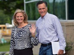 Romney será nominado esta semana oficialmente por su partido, en la imagen con su esposa, Ann.  AFP  /