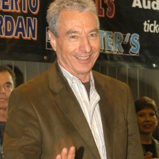 Buscará César Costa llegar a nuevas generaciones con ''A mi manera''