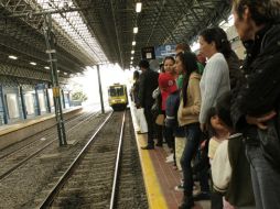 La intención es ampliar este año seis estaciones del Tren Ligero. ARCHIVO  /