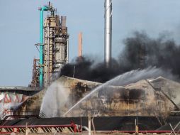 La refinería de Amuay en donde se aprecia que fue extinguido en su totalidad el fuego. EFE  /