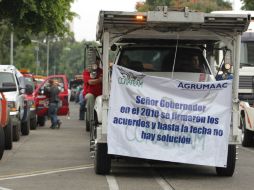 Los manifestantes avanzan por 16 de Septiembre, por todos los carriles, se dirigen hacia Palacio de Gobierno.  /