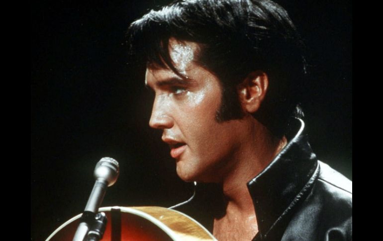 A raíz del interés por el 35 aniversario del deceso de 'El Rey', esperan vender las prendas en 15 mil 700 dólares. ARCHIVO  /