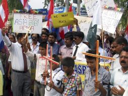 Paquistaníes de la minoría cristiana gritan consignas durante una manifestación para pedir la liberación de Rimsha Masih. EFE  /