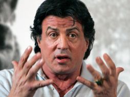 El actor fue visto en las calles de Beverly Hills junto a sus hijas Scarlet Rose y Sistine Rose, con un semblante triste. ARCHIVO  /