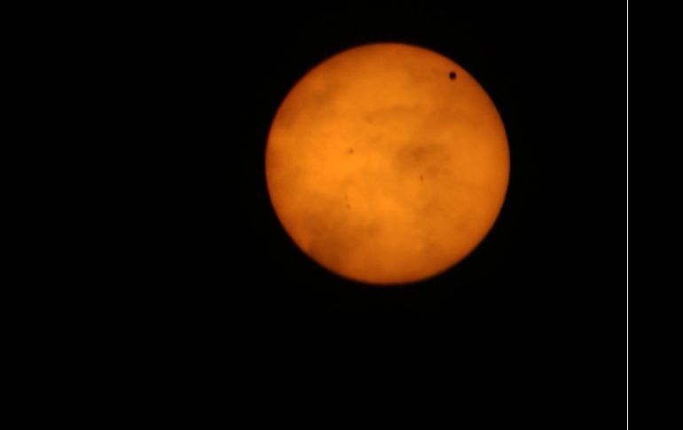 Se encontró un sistema circumbinario y multiplanetario, en el que más de un planeta orbita alrededor de dos soles. ARCHIVO  /