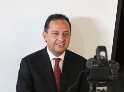 El diputado electo Max Cortázar, durante su proceso de registro y credencializació. NTX  /