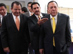 Camerino Márquez, Jesús Zambrano y Luis Walton entregaron documentos al TEPJF. NTX  /