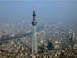 De diseño futurista, forma cilíndrica y con un coste aproximado de 820 millones de dólares,  es la torre más alta del mundo. ESPECIAL  /