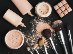 • Elegir una base de maquillaje adecuada depende de la persona y la ocasión. THINKSTOCK  /