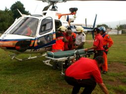 El grupo Aéreo Fénix realizó las maniobras necesarias para el rescate.  /