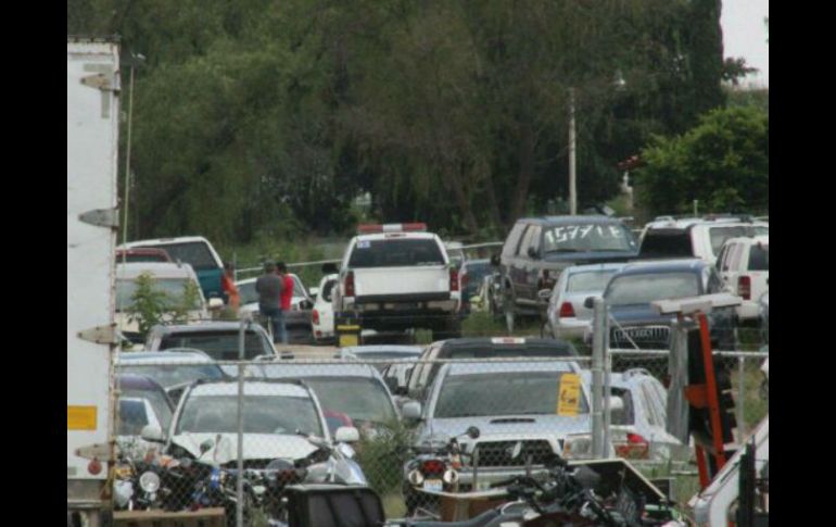 Agentes de la División de Homicidios Intencionales de la PGJEJ llegaron al lugar para iniciar con las investigaciones.  /