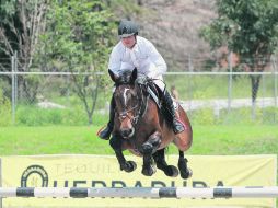Vencedores. Nicolás Pizarro y “Úrsula”, en la prueba de 7 años a 1.30.  /