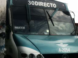 Son sólo algunas unidades las que ya cuentan con el aviso de la nueva tarifa y entregan boletos de siete pesos.  /